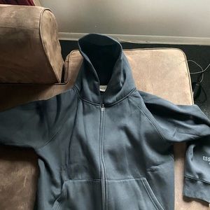 Essential black zip up hoodie (new) size medium